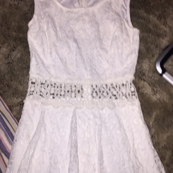 Dress - Picture 3 of 4